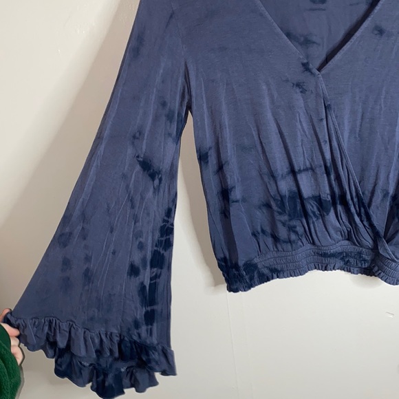 🎱American Eagle long sleeved flowy top! - Picture 3 of 7